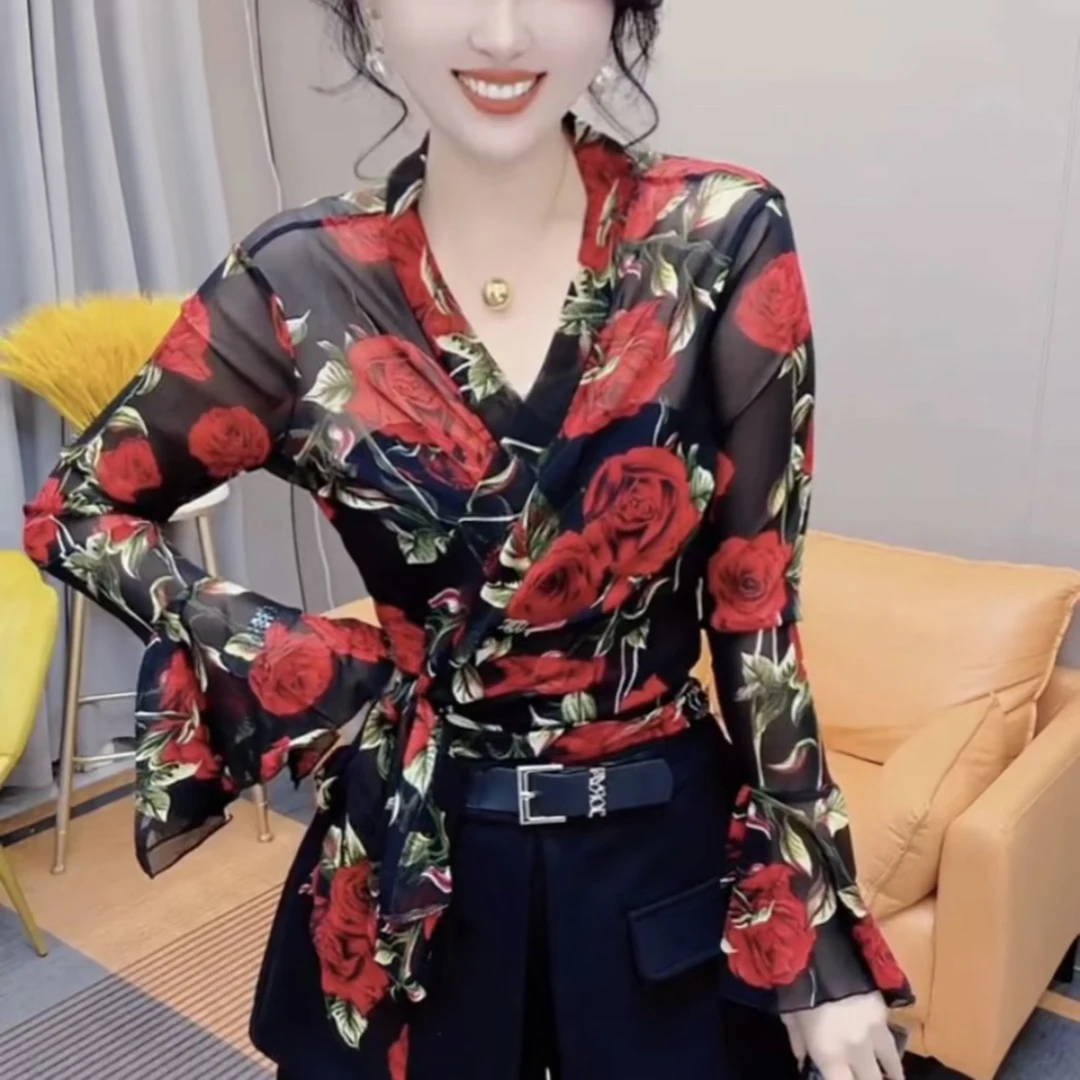 网红新款洋气系带显瘦喇叭袖小衫时尚洋气修身（道）