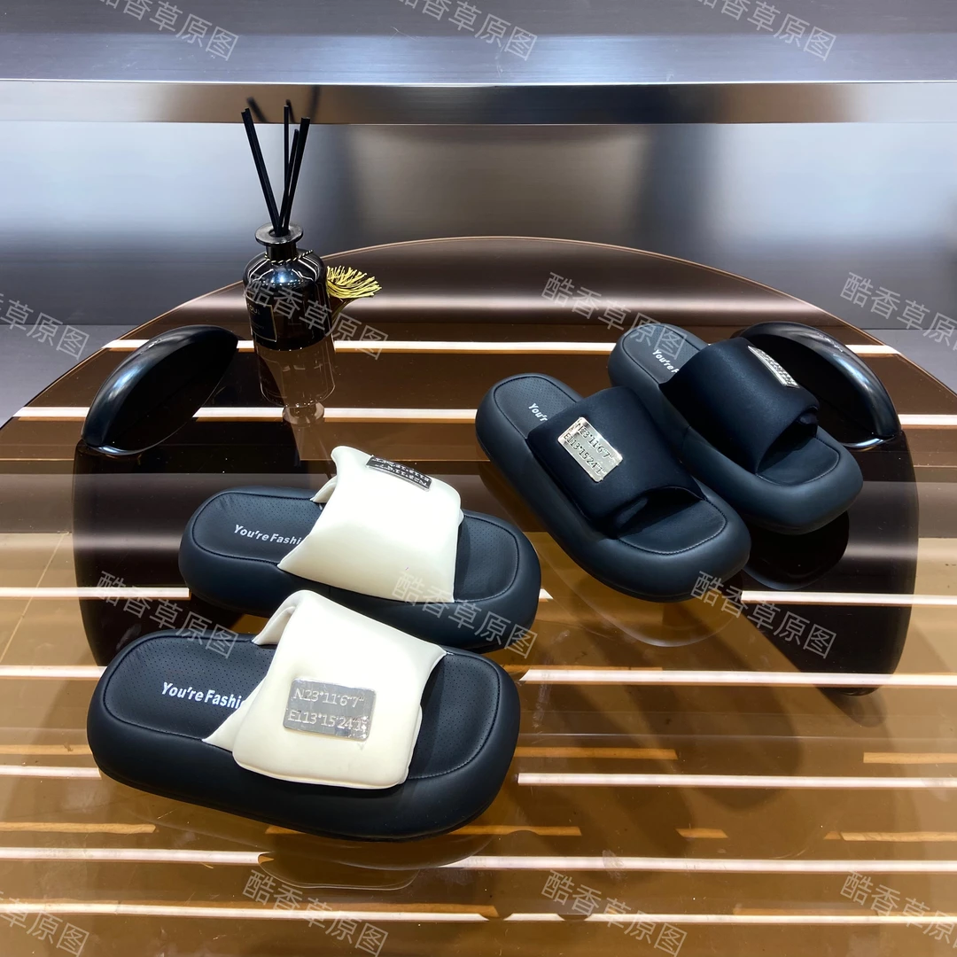 网红魔术贴一字面包拖鞋女2024夏季新款外穿松糕厚底增高软底凉拖