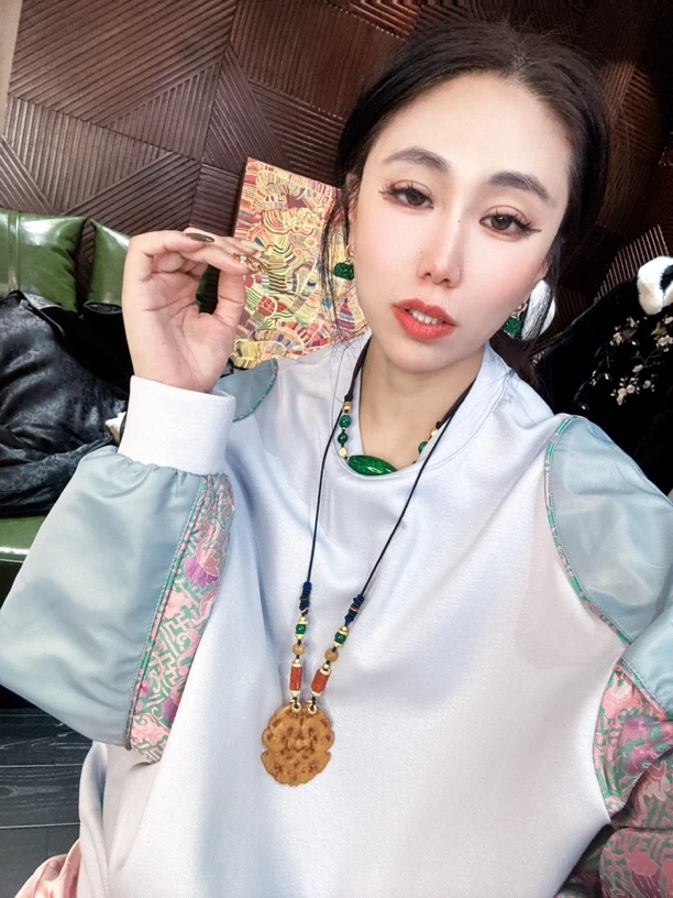 6009#自留款#重工时尚圆领百搭拼接刺绣卫衣打底