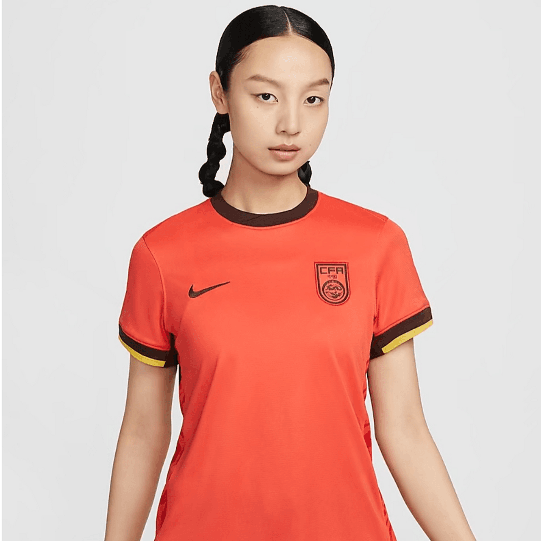 NIKE/耐克  女子“高能感”红色时尚经典圆领运动休闲T恤 FJ4330633