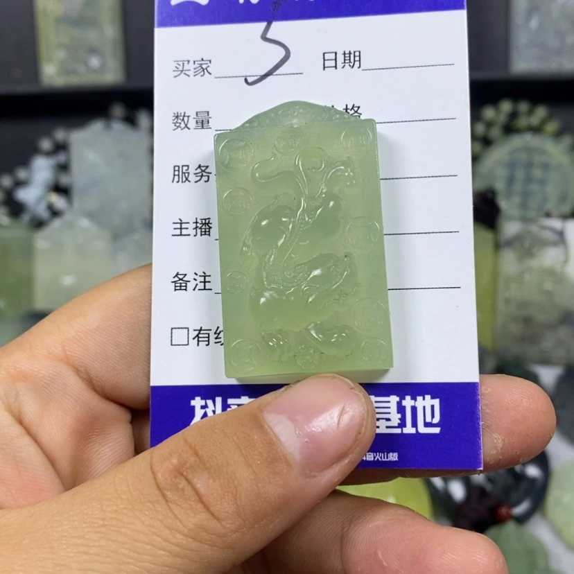 【闪购商品】蛇纹石玉颈饰未镶嵌玩*