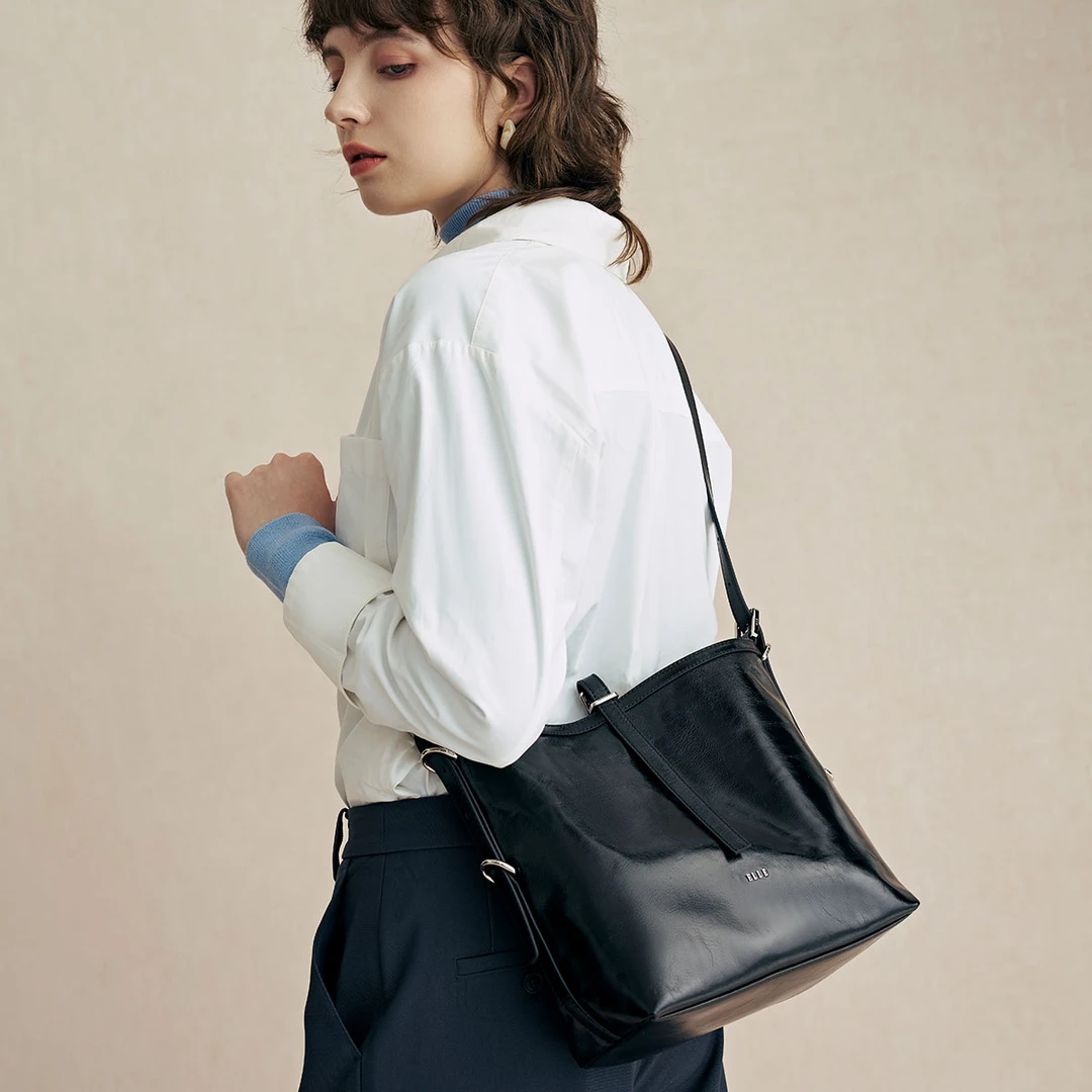 ELLE｜【毕业季出游】油蜡牛皮流浪女包水桶包腋下单肩托特包链条