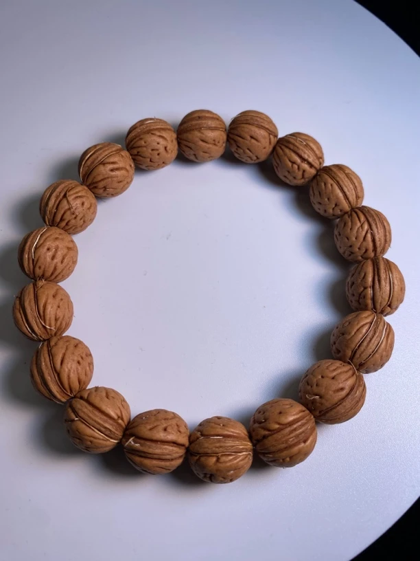 野生小桃核1.4边肚高几乎同尺，沉水，无泡药抹油