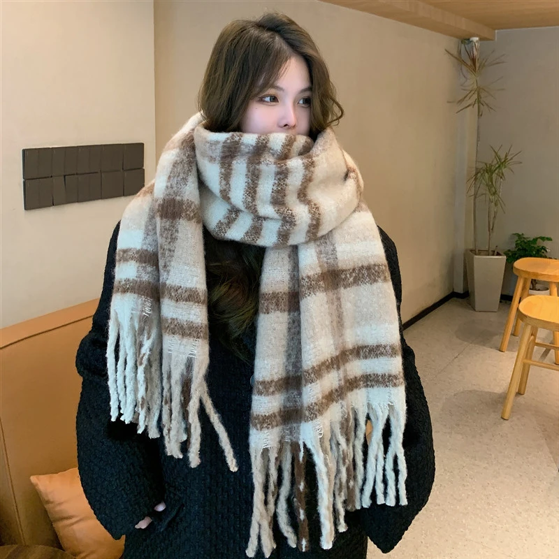 韩版围巾女冬季网红款百搭长款流苏披肩学生条纹时尚保暖加厚围脖