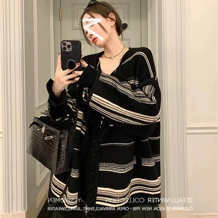 秋冬新款慵懒风复古黑白条纹针织开衫女宽松高级感气质毛衣外套