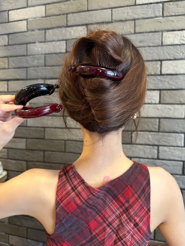 韩国简约气质高马尾扣夹复古扭扭发夹纯色红色新款高级感盘扣发夹