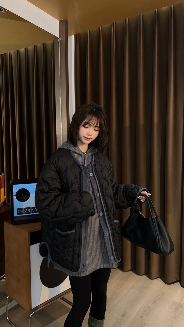 【薇薇绮】设计感拼接撞色羽绒服菱形格90白鸭绒2024外套 W803