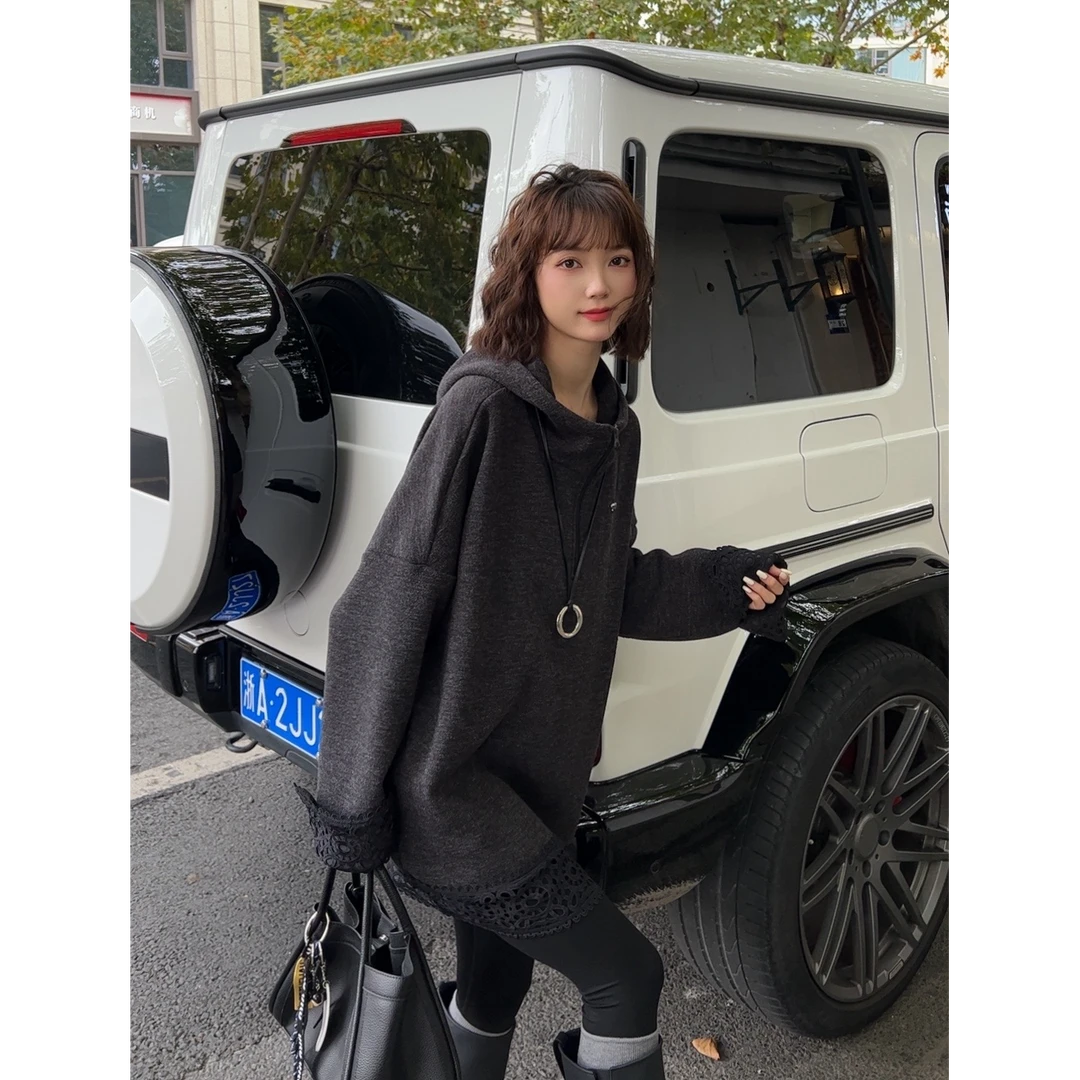 现现【薇薇绮】设计感半拉链连帽卫衣下摆拼接蕾丝2024冬新款 W852