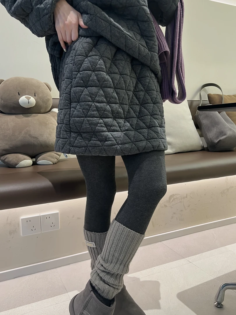 12.11【薇薇绮】压格棉短裙带里衬时尚显瘦菱格半裙2024冬新款 W948