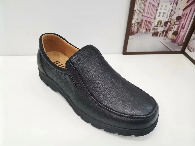 鸿辉路男休闲皮鞋Men's leather shoes，松紧或者绑带，圆头防滑