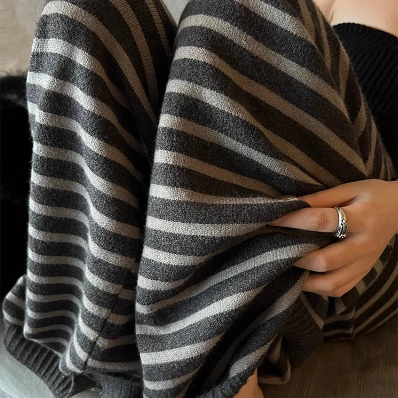 孕妇装2024年冬季加厚孕妇裤阔腿裤暖暖条纹毛线裤慵懒针织休闲裤