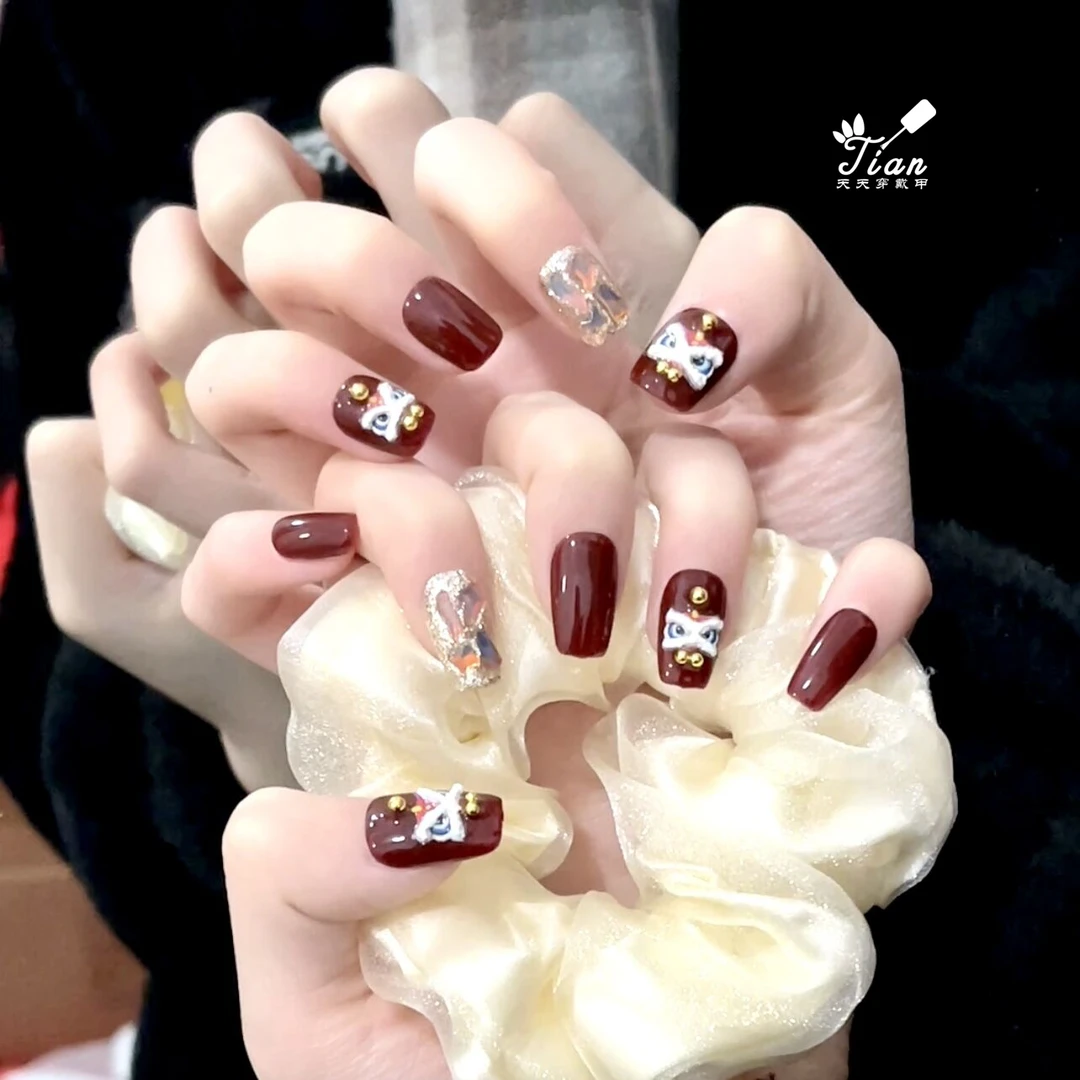 【国风醒狮】“”现货飞“”纯手工穿戴甲冬款高级显白时尚新年美甲