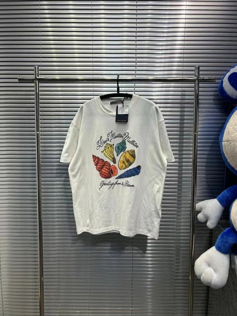 Louis Vuitton24爆款胸前彩虹海螺白色短袖L尺码/平台6199/全新