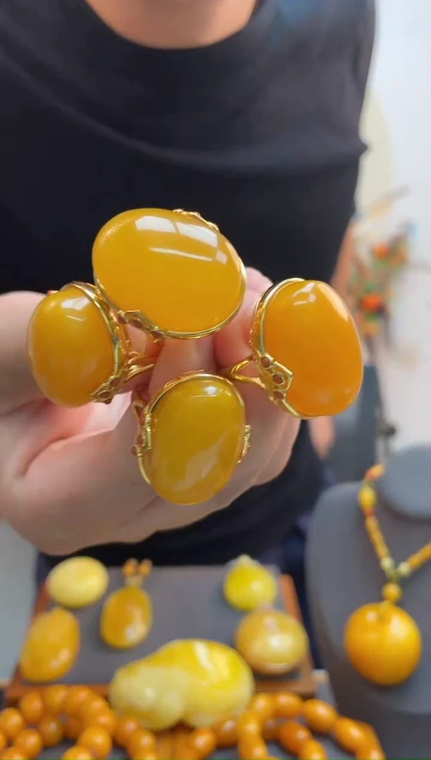 【闪购商品】蜜蜡珠宝奇石未镶嵌新品浮力戒指，多样性发其一