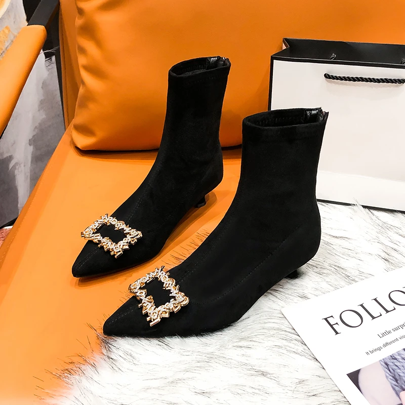 及裸短靴女冬2025新款气质3厘米水钻绒面黑色尖头百搭袜靴弹力靴