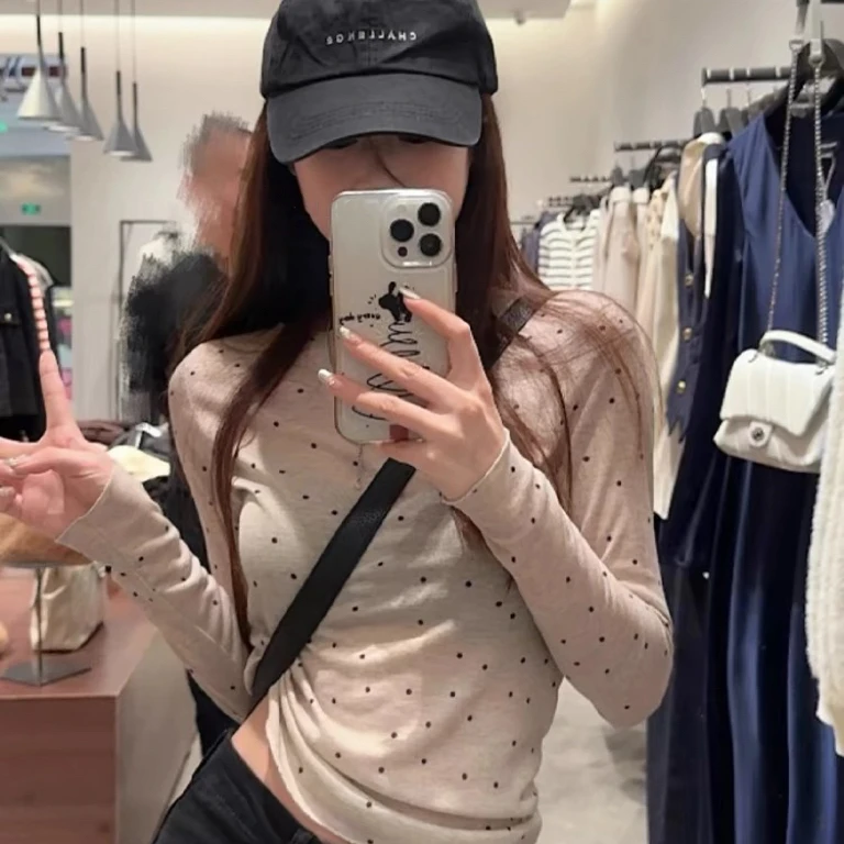 蔻蔻 圆领长袖波点软糯T恤打底衫女春秋新款百搭修身显瘦上衣女