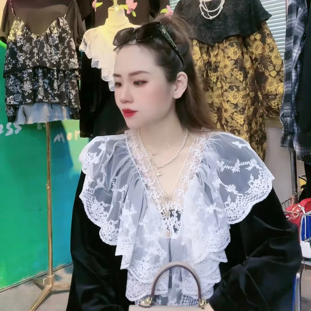 小黎推荐 女神必入款V领蕾丝丝绒上衣大码女装