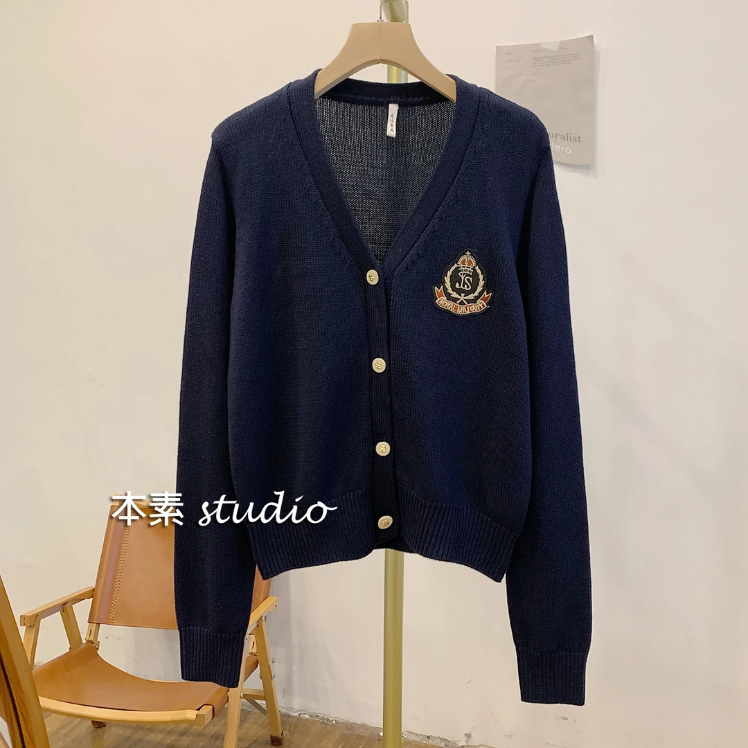 【晚自习】M9612学院风刺绣V领全开扣针织衫