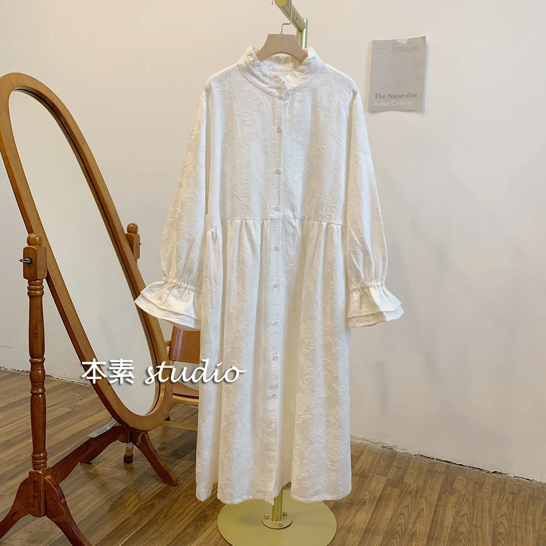 白百合C1127暗纹提花全开扣木耳边立领连衣裙