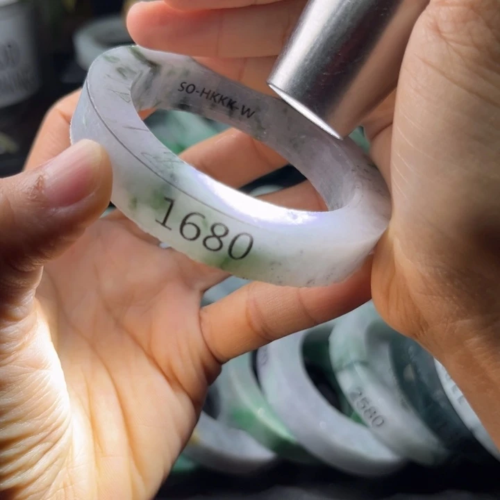 定制翡翠手镯未镶嵌