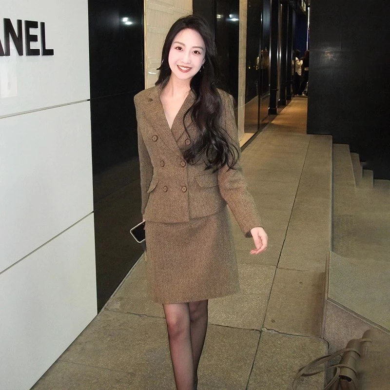 美拉德穿搭御姐气质人字毛呢西装套装女高级感小香风套装裙两件套