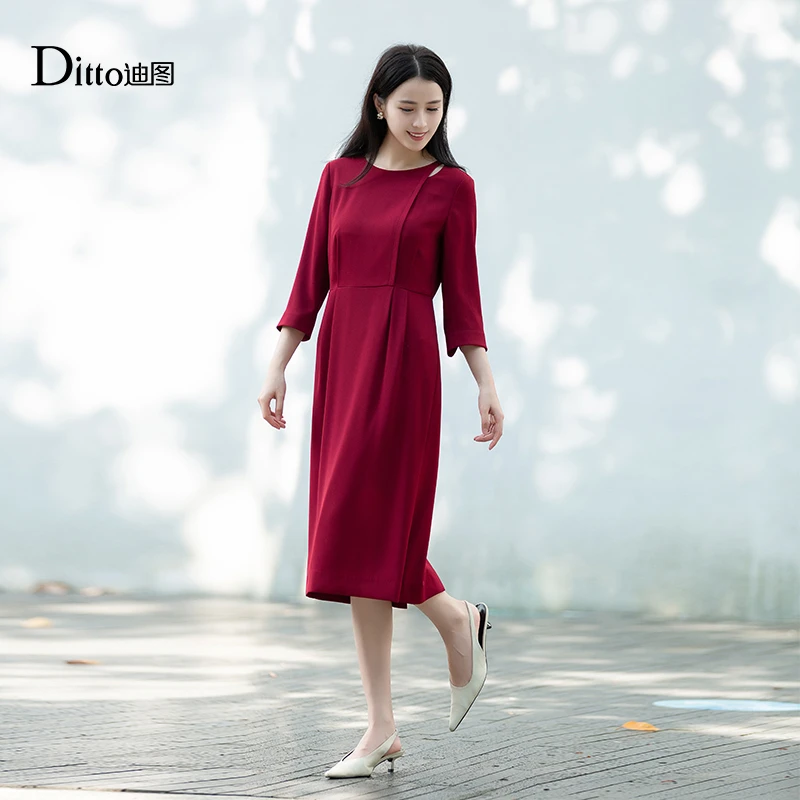 Ditto/迪图秋季新款长袖收腰显瘦圆领气质中长款连衣裙GVCD928