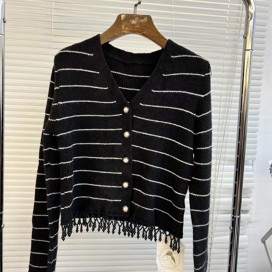 小妳XiaoNi———（冬款条纹针织开衫上衣2240688）