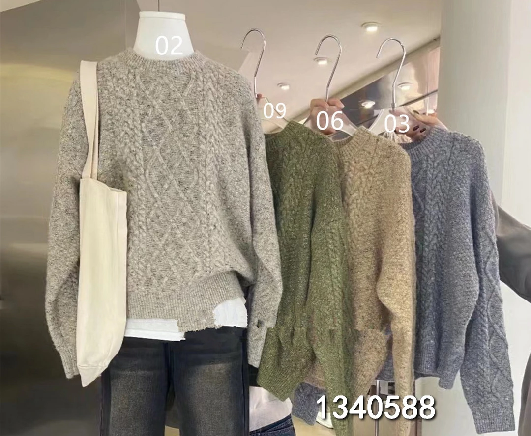 小妳XiaoNi———（冬款差色麻花毛衣1340588）
