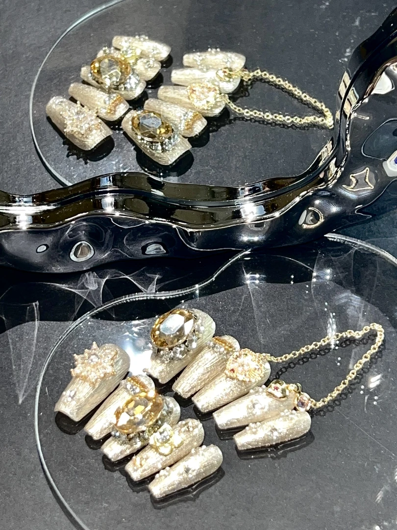 【财阀千金】纯手工穿戴甲 送工具包 NO退NO换新年