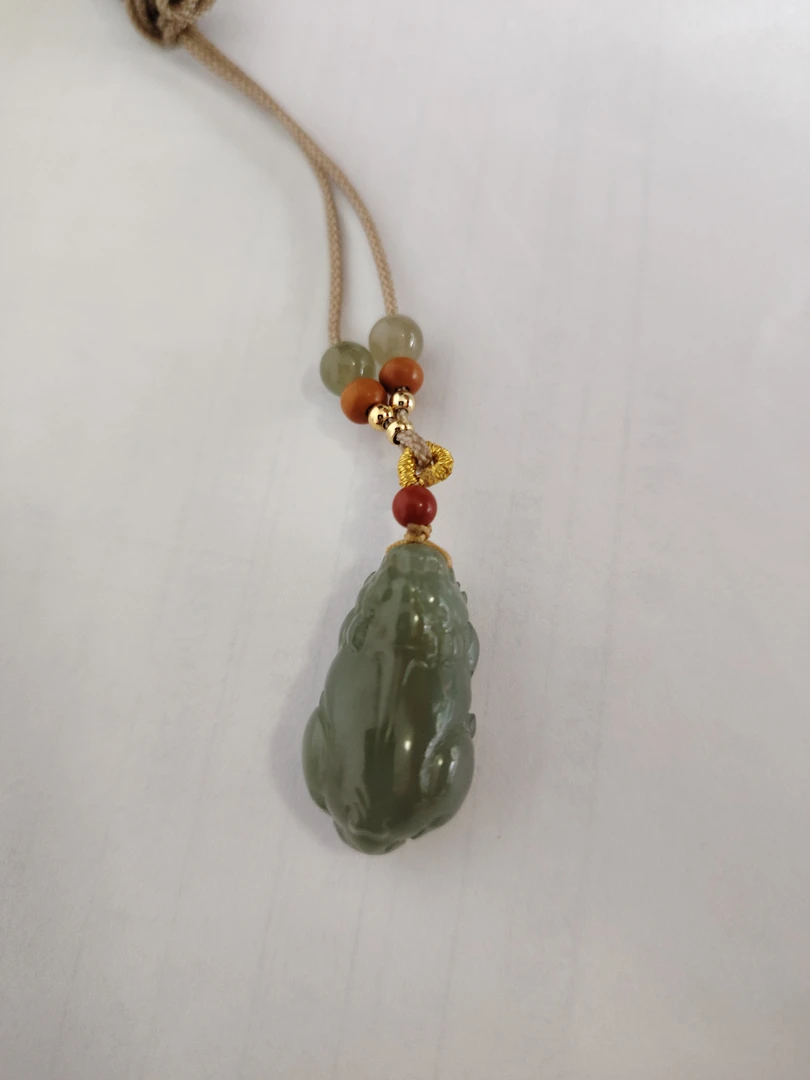 和田玉中号貔貅吊坠