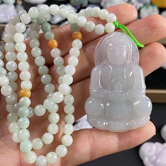 翡翠颈饰未镶嵌观音