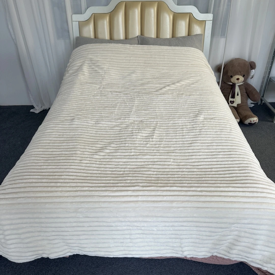 《辉岳》约220*220 白色ins风被子高克重 发一条微瑕