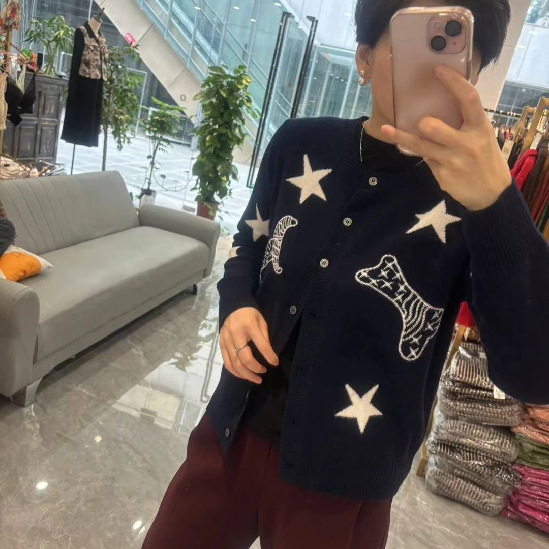 【丽丽家】秋冬时尚小狗五角星开衫减龄羊毛衫6103