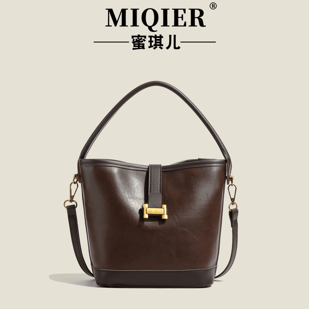 今年流行手提包包女2024小包包时尚百搭水桶包小众简约通勤斜挎包