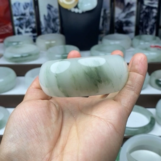 石英质玉(金丝玉)手镯未镶嵌