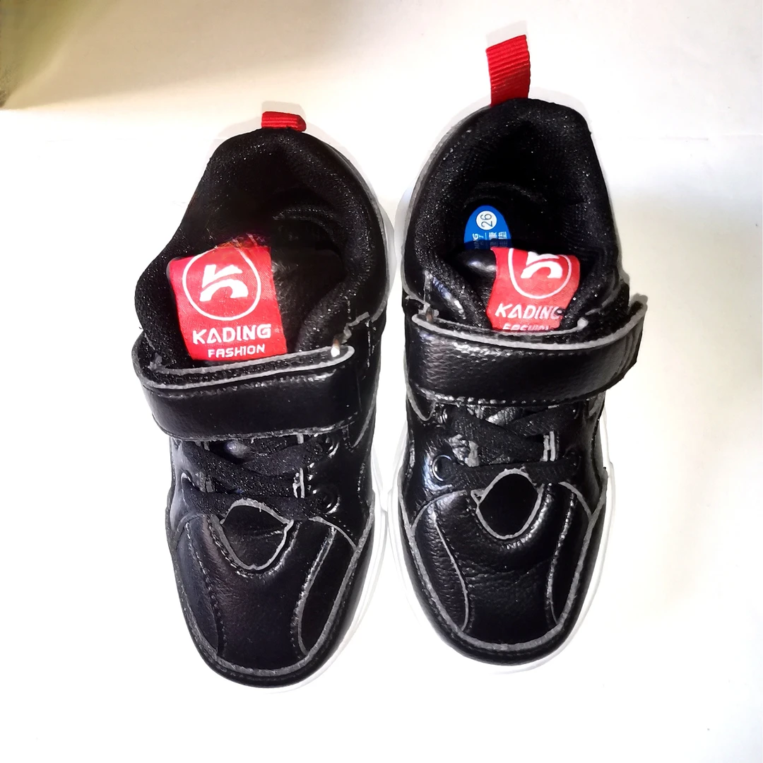 卡丁品牌儿童运动鞋  预防内八字外八字走路抗菌防臭的鞋垫