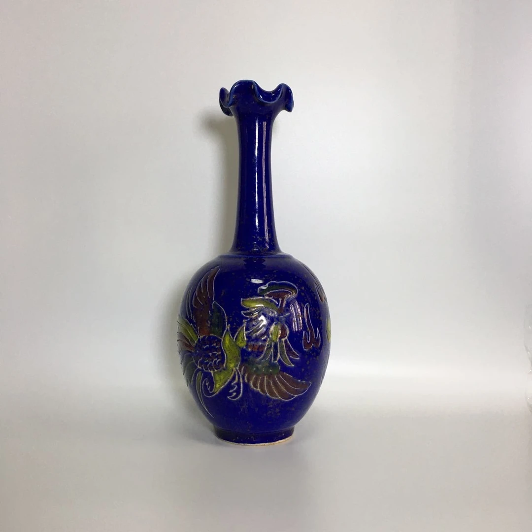 定瓷荷花口瓶 瓷器摆件