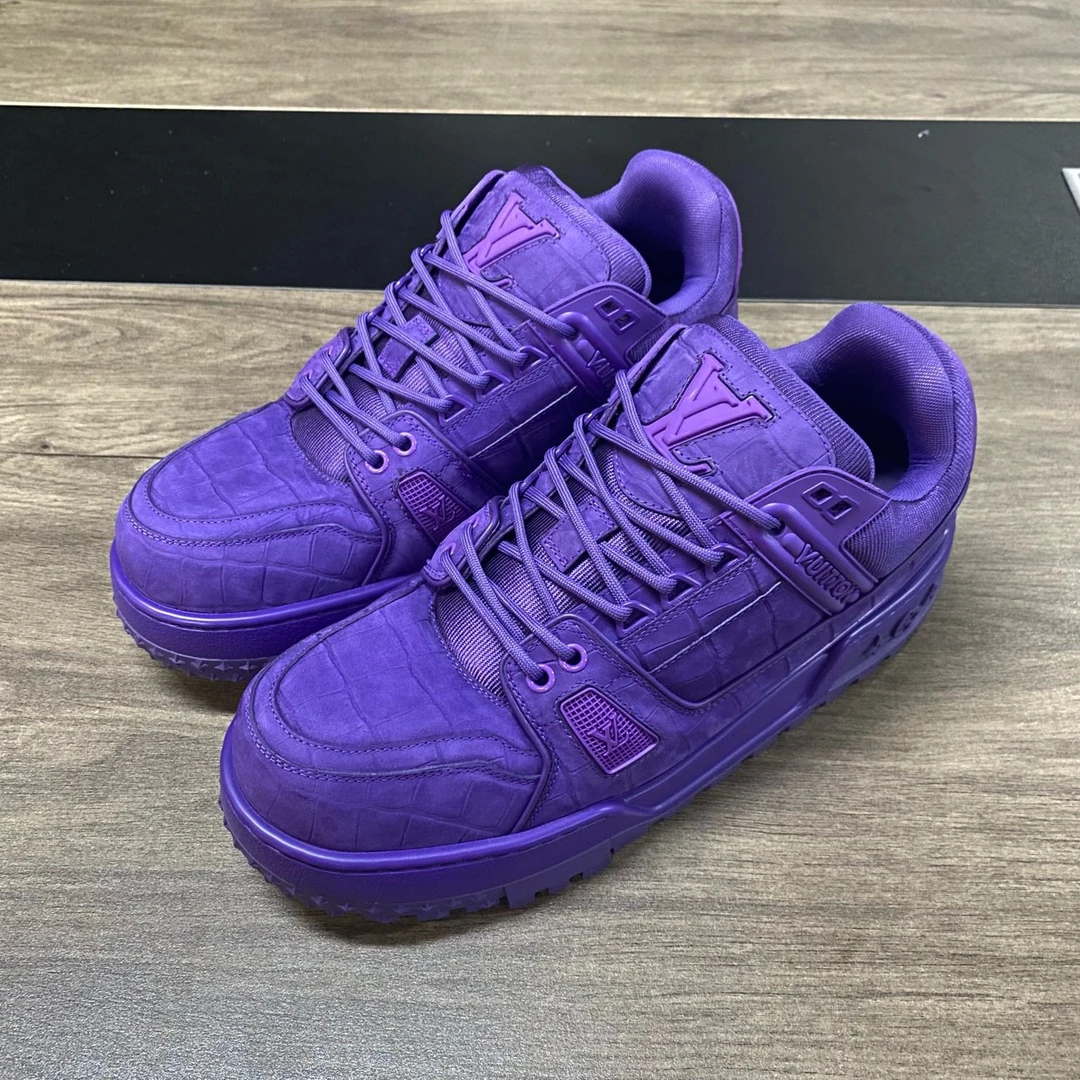 LV trainer紫色鳄鱼纹胖丁 42.5码无盒 c0404 成色等级：A级
