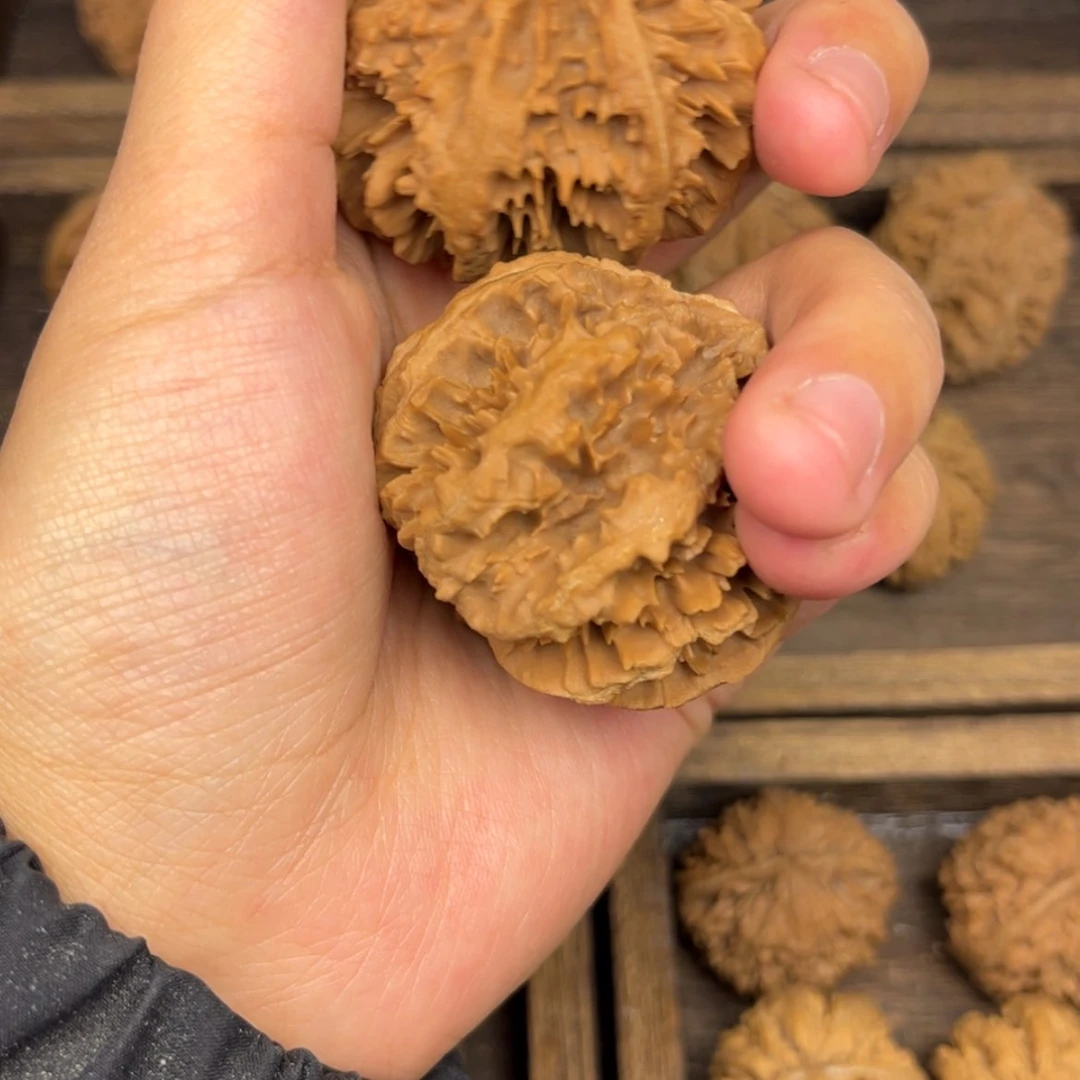 【闪购商品】桃核吊坠