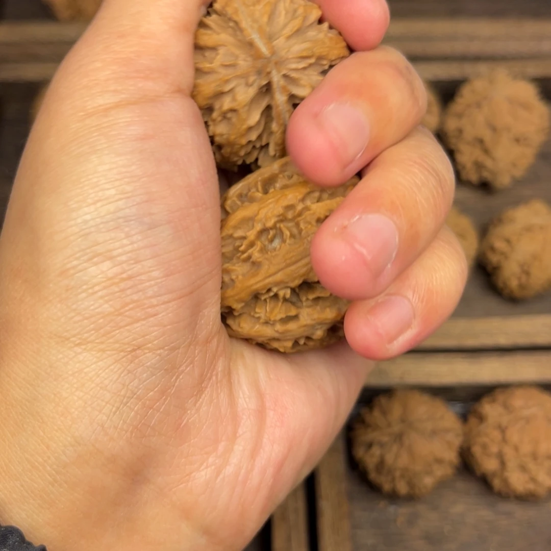 【闪购商品】桃核吊坠