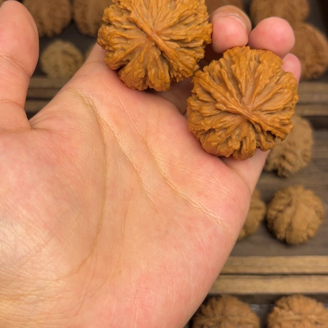【闪购商品】桃核吊坠