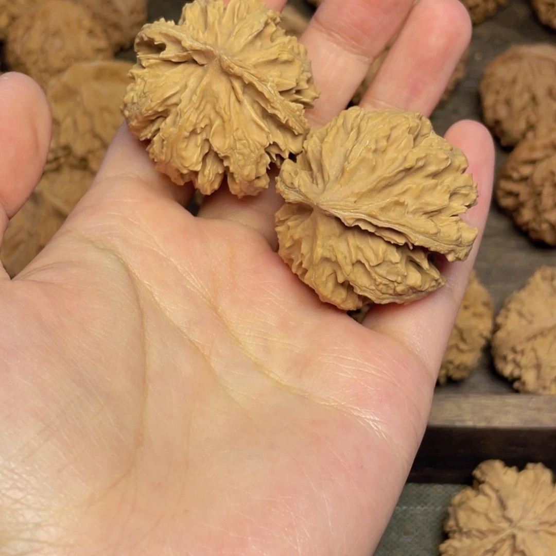 文玩核桃吊坠55 秦岭灯笼野生小众