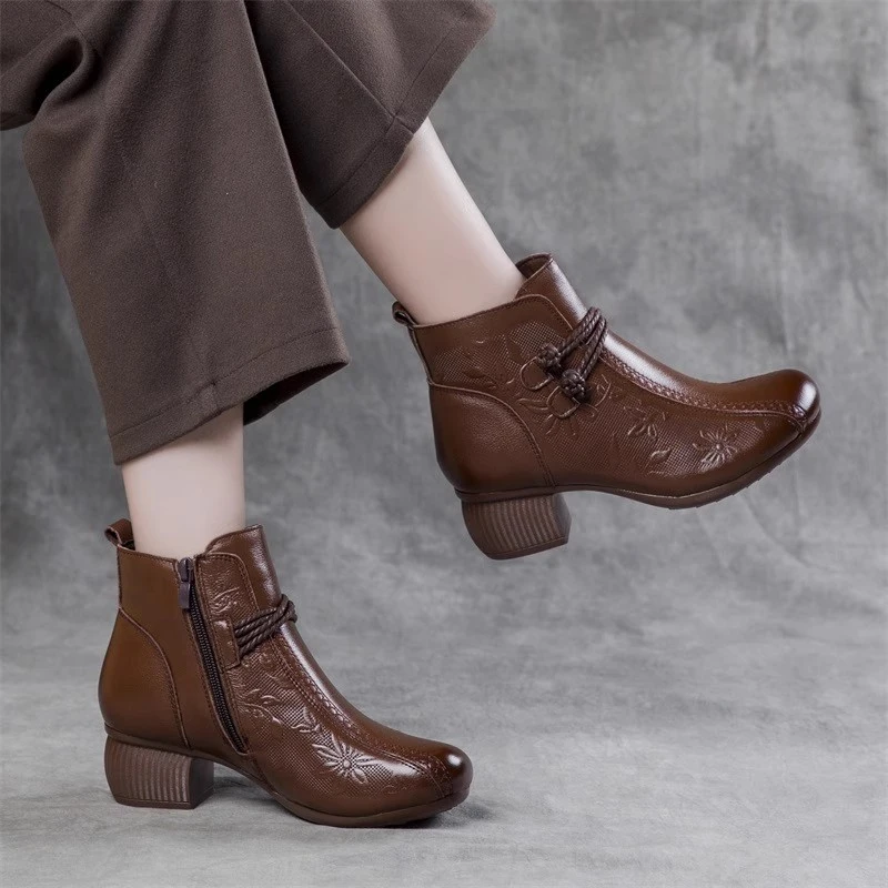 冬季加绒加厚保暖马丁靴女粗跟短靴真皮中老年圆头软底厚毛妈妈鞋