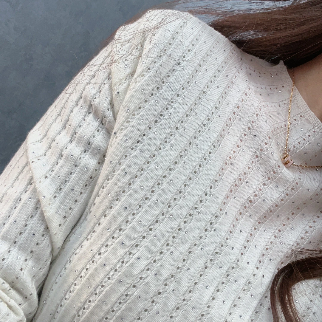 高品镂空烫钻打底衫