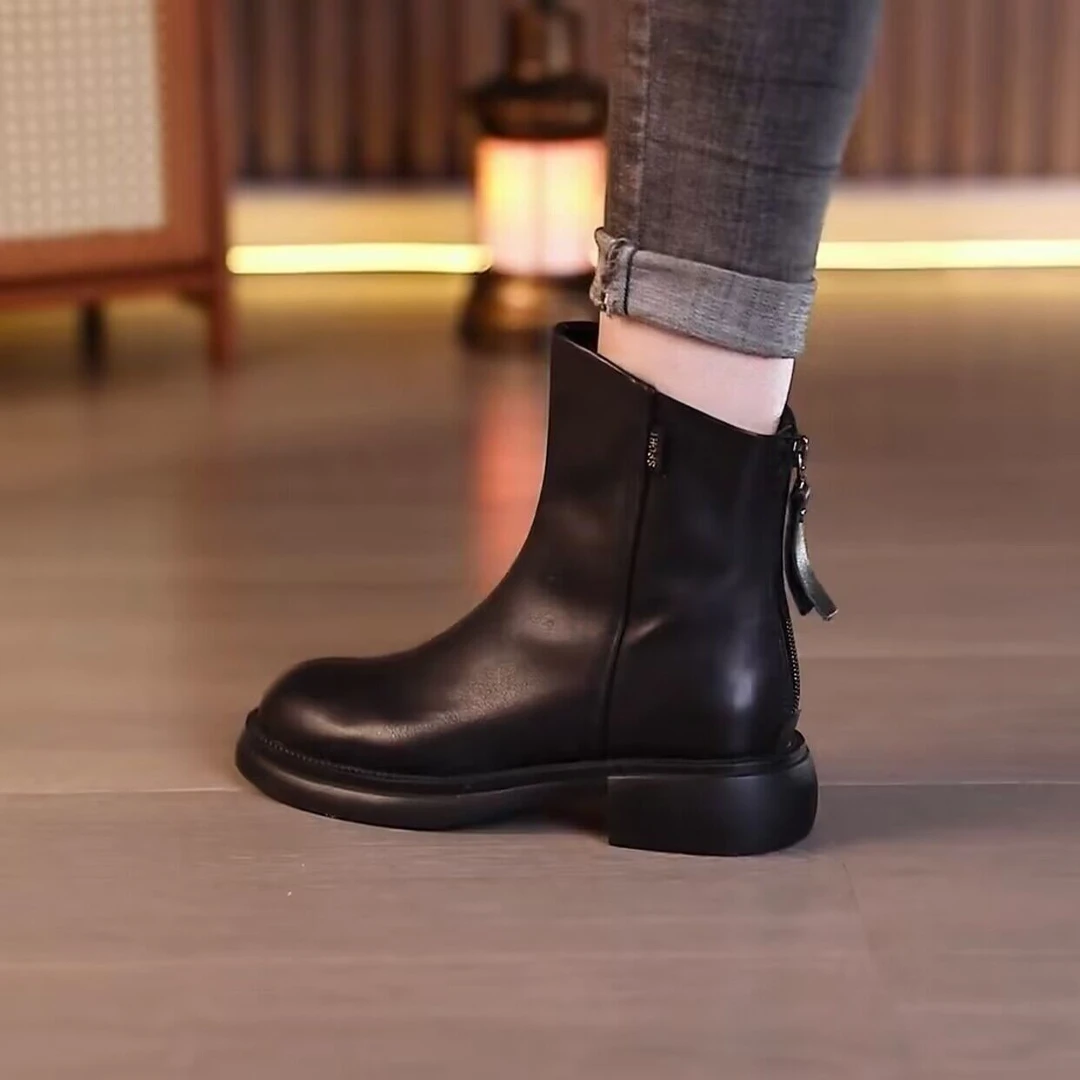 冬季加绒马丁靴女软底软皮2025新款时尚女士短靴百搭韩版防滑靴子