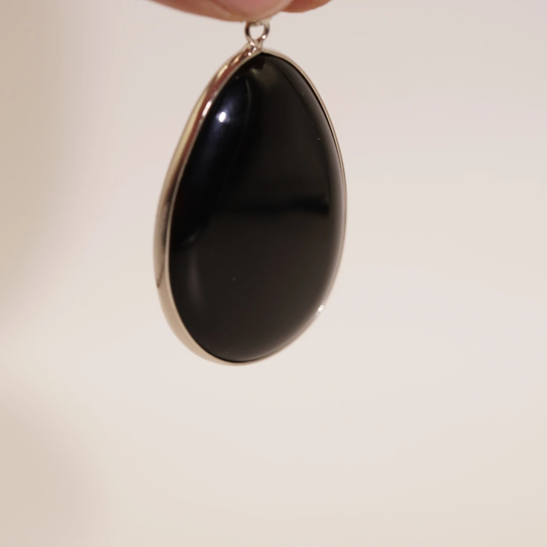 天然蒙古黑色玛瑙水滴形吊坠（不含链）