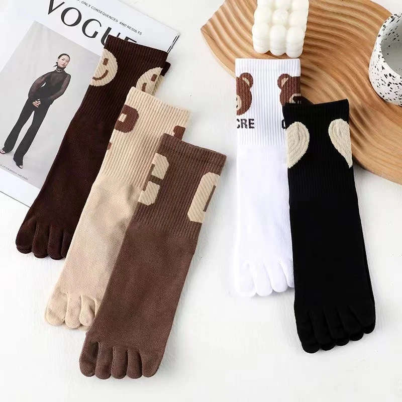 五指袜女秋冬款纯棉时尚爆款潮袜中筒吸汗校园风网红分趾袜全棉