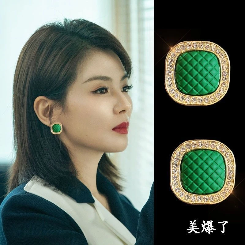 高级感职场耳钉女气质复古小众轻奢绿色耳环2024年新款潮耳饰网红