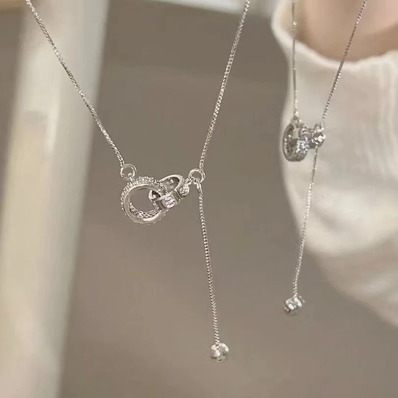 环环相扣项链女2024年新款高级感锁骨链女小众设计感法式复古颈链