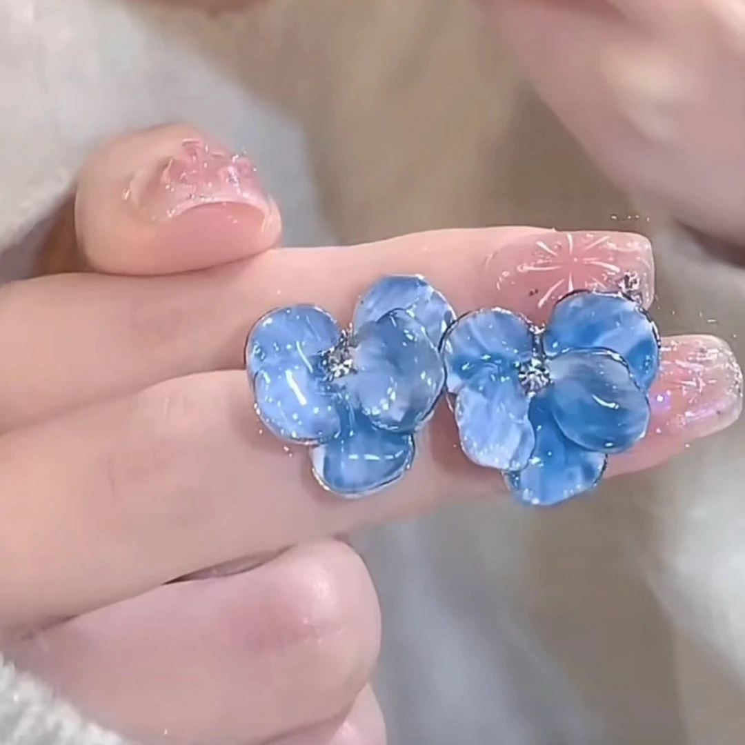 蓝色鸢尾花耳钉轻奢高级气质花朵耳环2024新款耳夹小众设计感耳饰